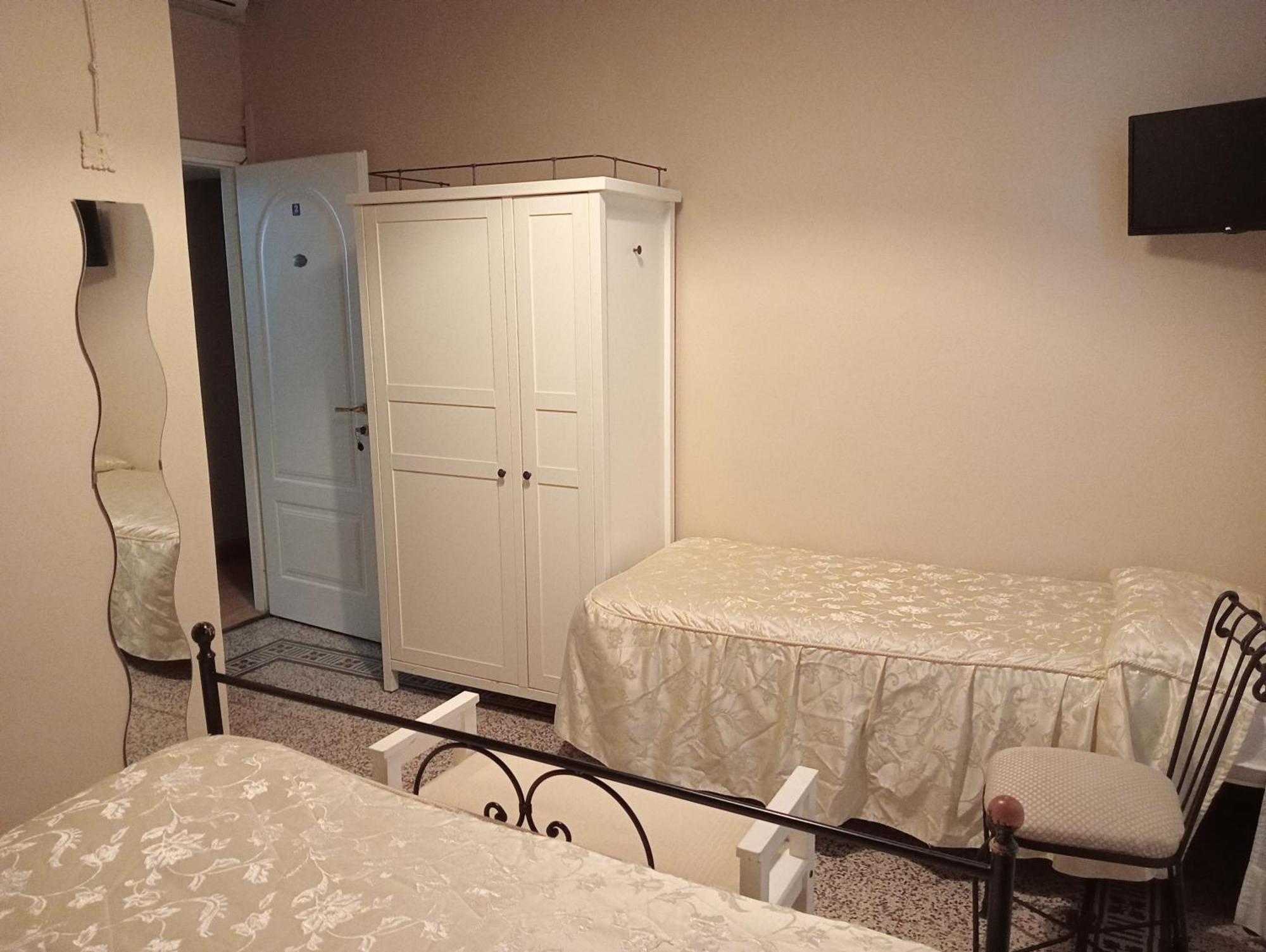 Buonanotte Rooms ลุคคา ภายนอก รูปภาพ